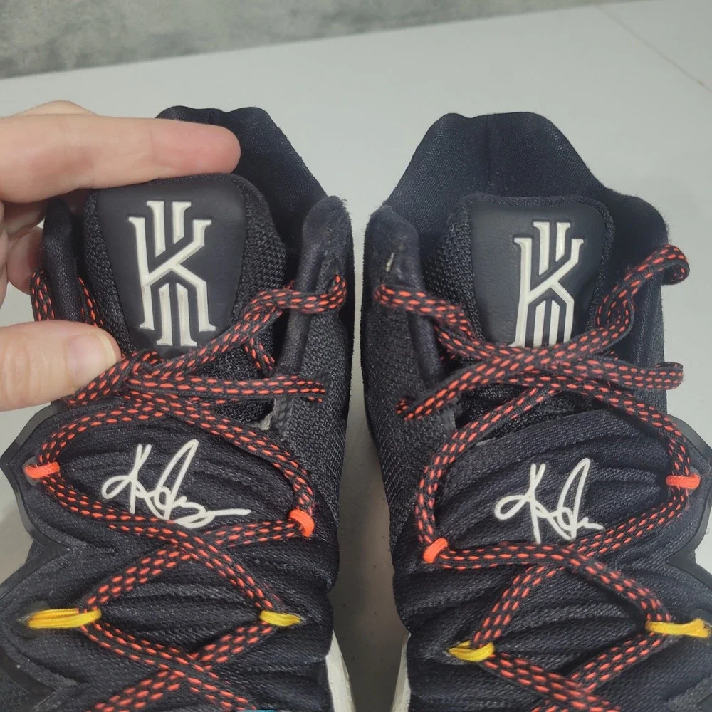 Nike Basketball Shoes Mens 8 Black Kyrie 5 Friends AO2918-006 TV Show Collab